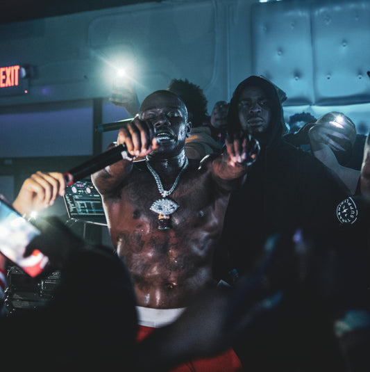 Boostez votre Street Cred' : Les avantages cachés de l'achat de vues sur les réseaux sociaux dans le rap
